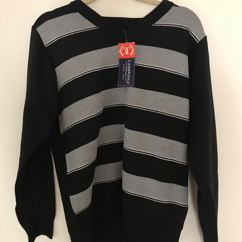 Cambridge ESTD 1983 V-neck sweater
